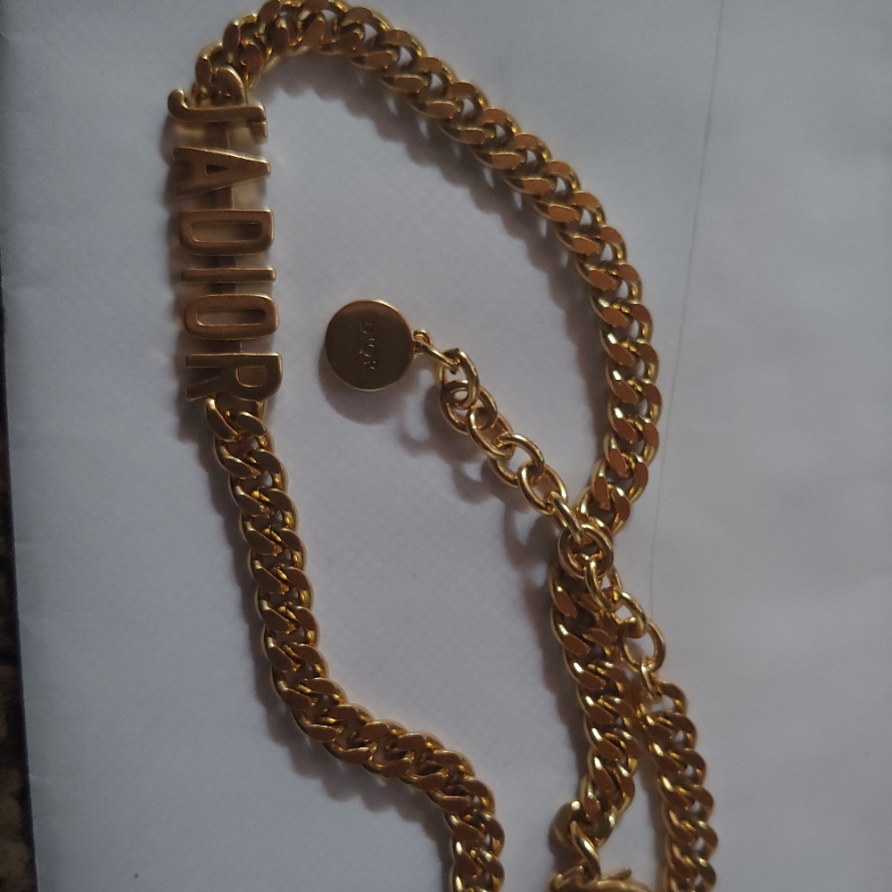 Jadoir necklace